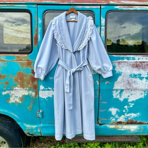 Vintage Gilligan & O’Malley Powder Blue Robe w/ Lace Collar & Belted Waist - Picture 1 of 7